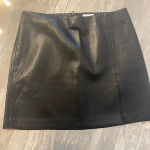 Aritzia Sunday Best Tatiana vegan leather black mini skirt size 6